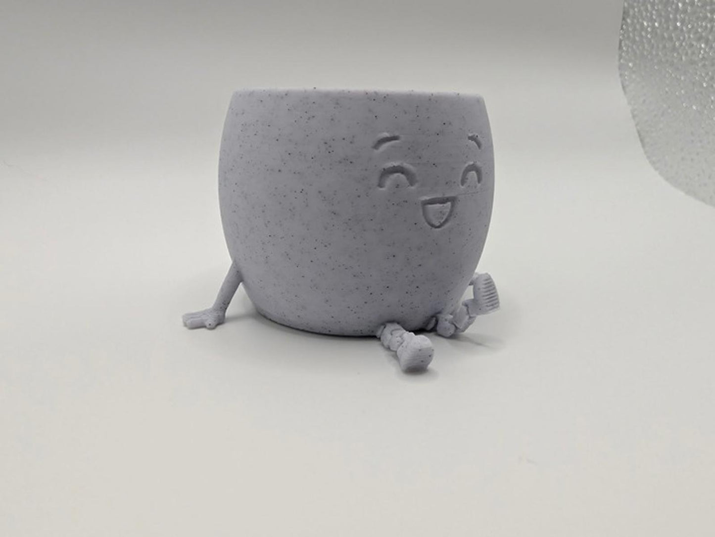 Planter Buddy – Articulated Pot with Dangling Legs and Smiling Face - 3D Printed