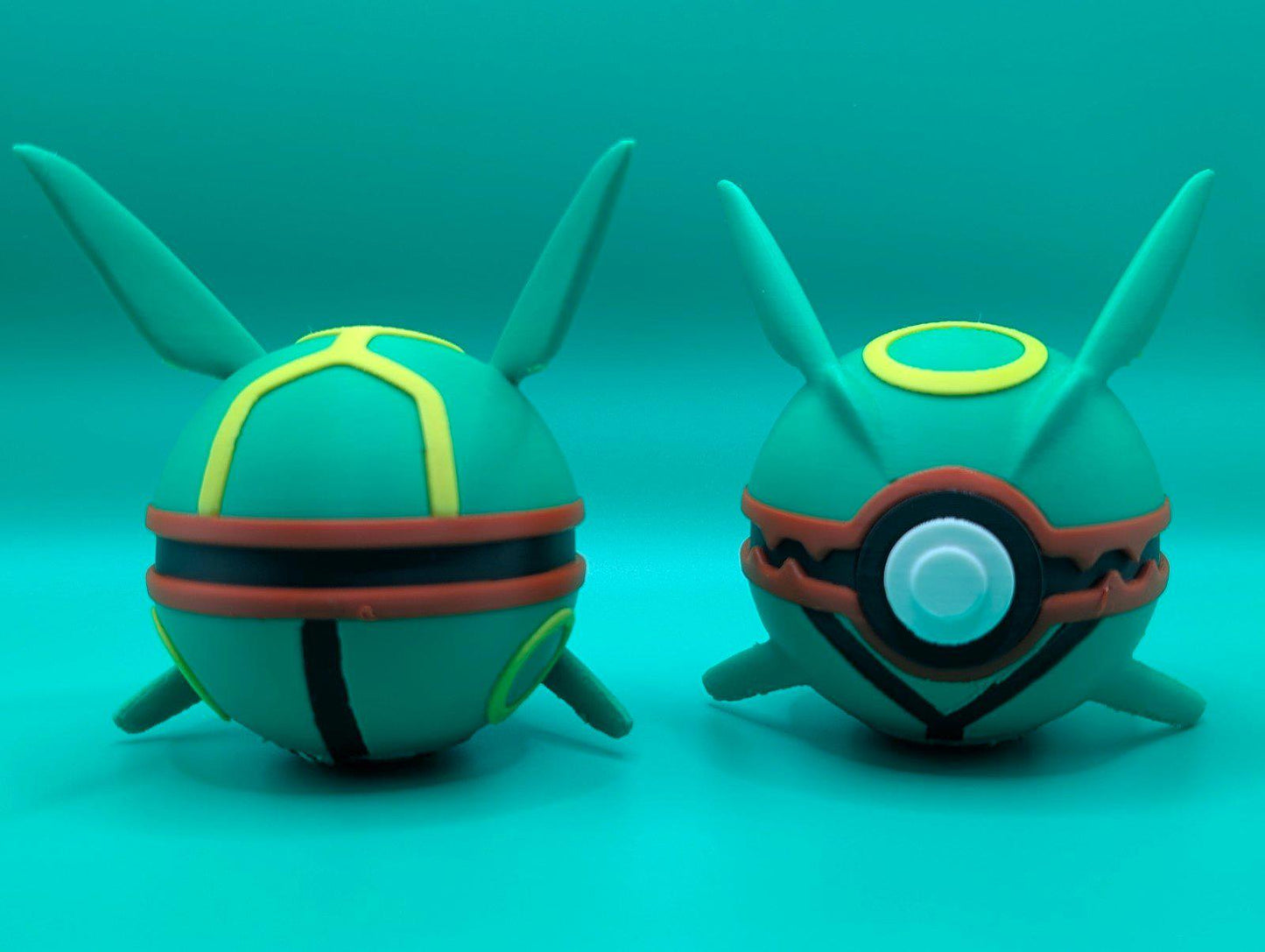 UNIQUE Rayquaza Poké Ball – 3D Printed Custom Pokémon-Inspired Display Prop