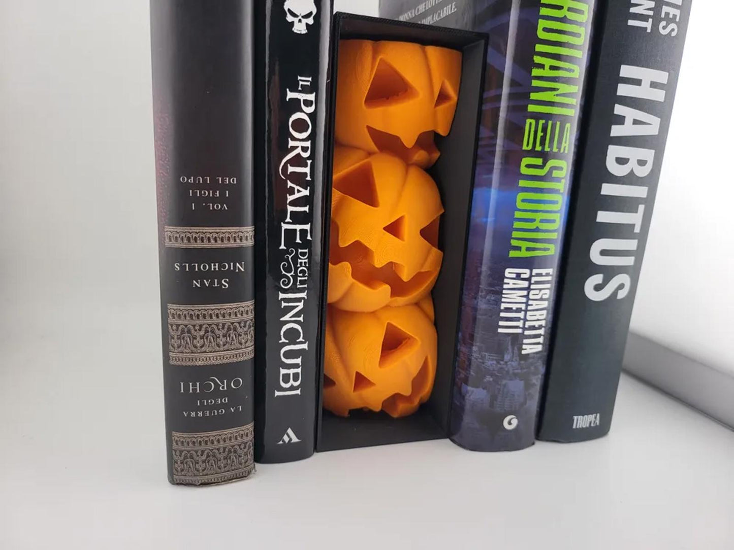 Pumpkin Patch Book Nook - Spooky Halloween Bookshelf Decor