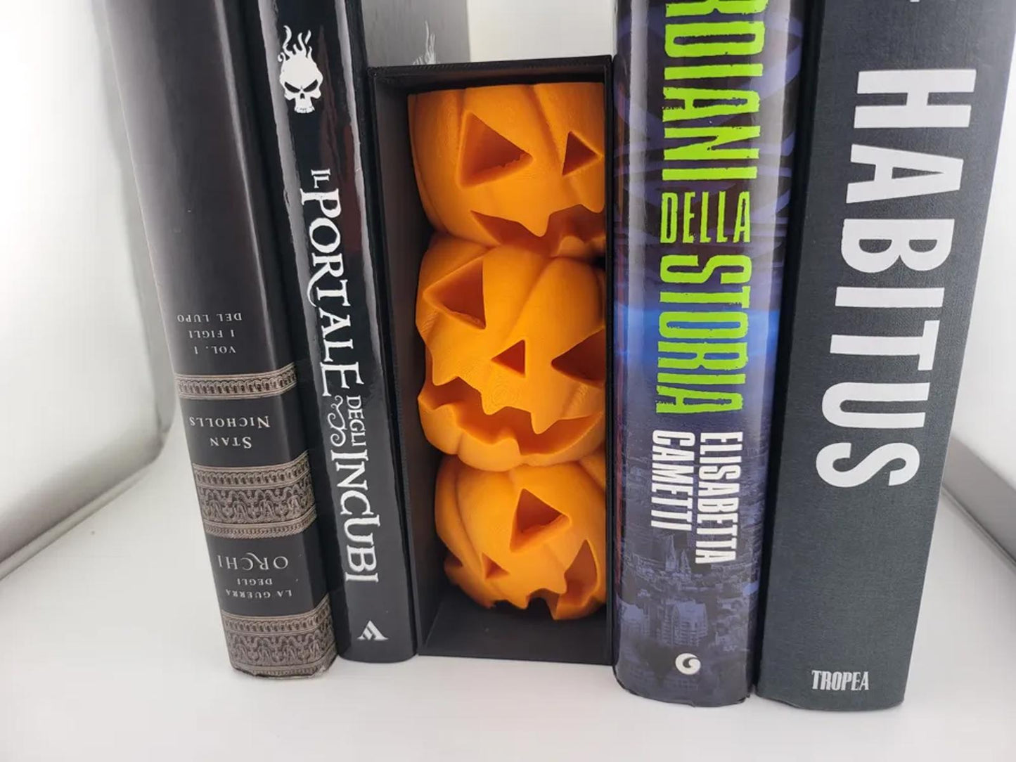 Pumpkin Patch Book Nook - Spooky Halloween Bookshelf Decor
