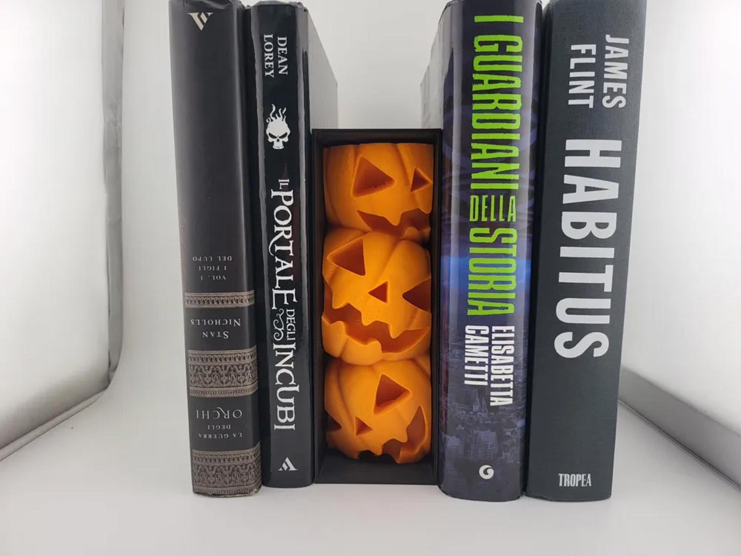 Pumpkin Patch Book Nook - Spooky Halloween Bookshelf Decor