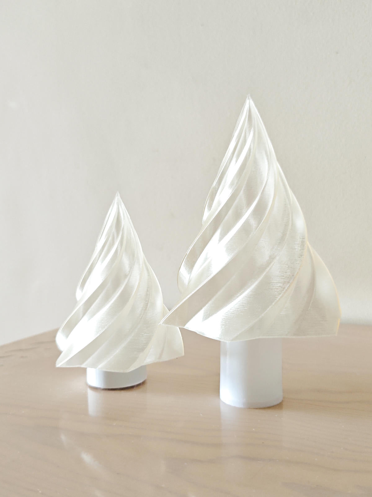 Kiki Spiral Christmas Tree Lamp - Modern LED Holiday Decor 