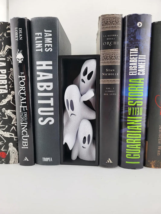 Spooky Ghost Trio Book Nook - 3D Printed Whimsical Haunt 