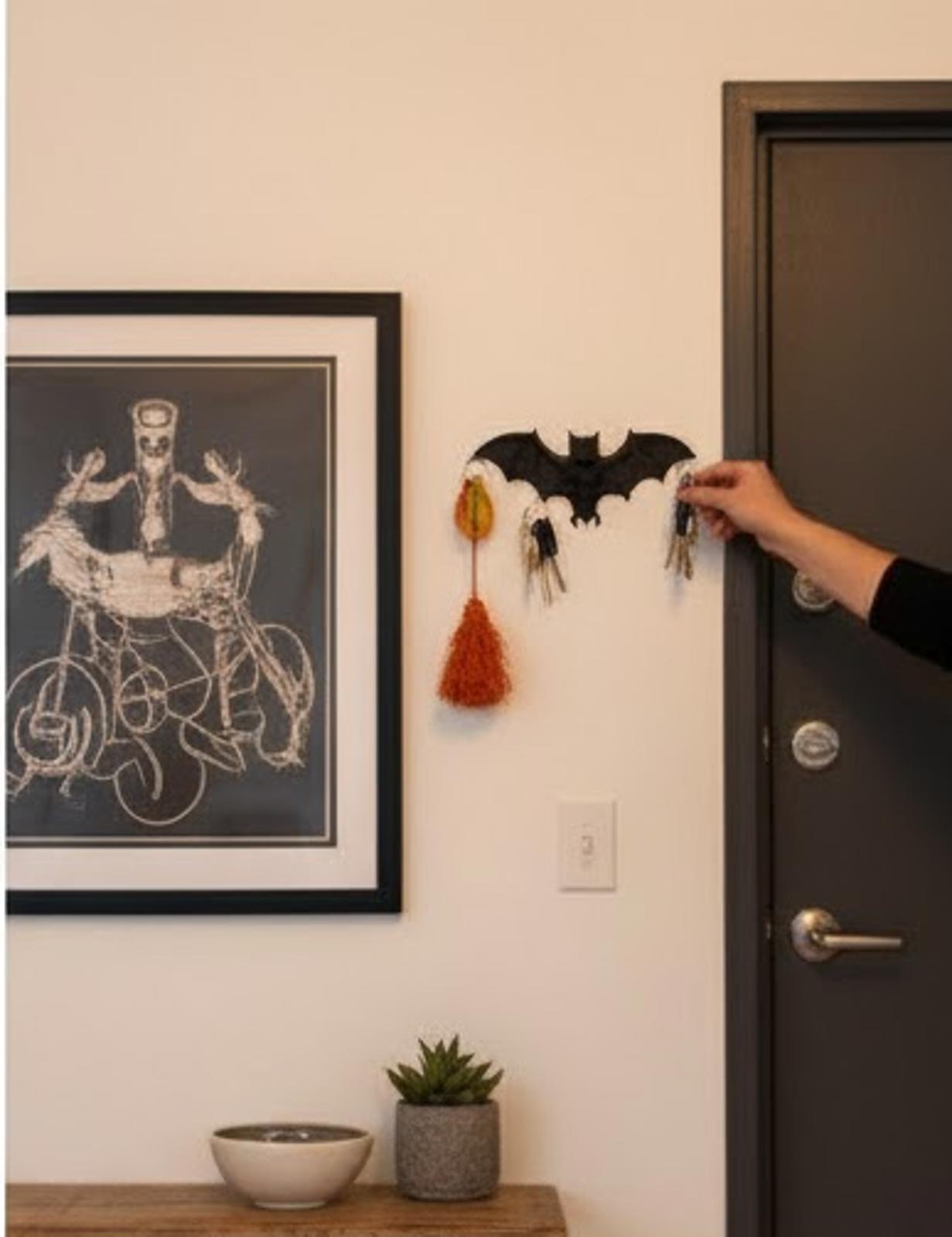 Gothic Bat Key Hanger - Spooky Wall Key Holder & Organizer 