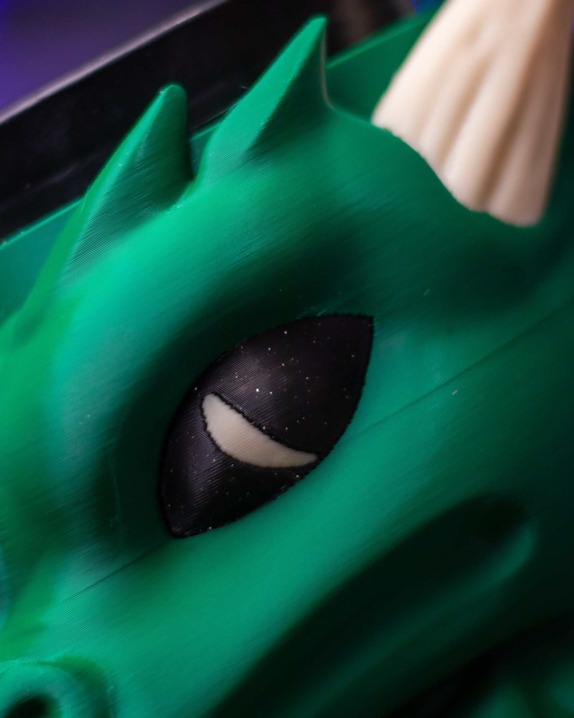 Dragon Ice Cream Pint Holder - Mythical Dessert Companion 