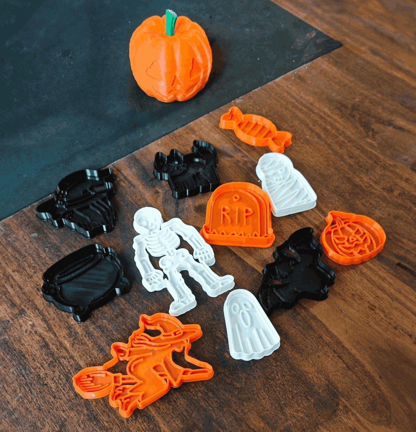 Haunt Your Kitchen: The Essential Halloween Cookie Cutter Set 